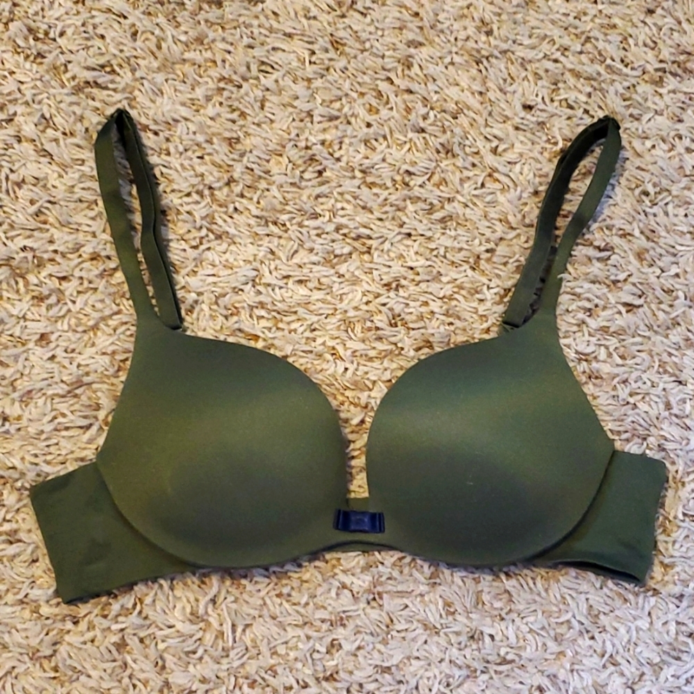 Victoria's Secret Push Up Hidden Under Wire Bra 32B